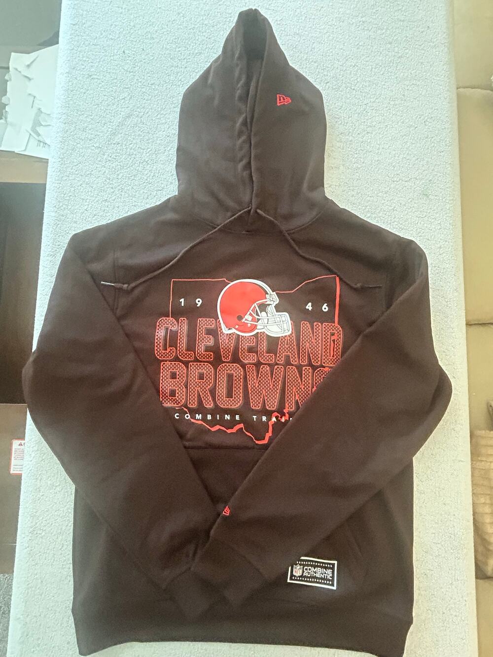 Cleveland Browns NFL New Era Medium Brown Hoodie Sweatshirt (NWT)
